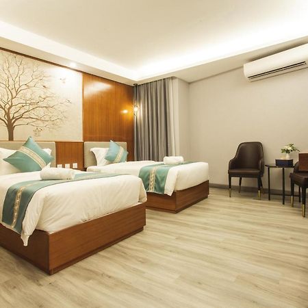 Thapae Twins Hotel Chiang Mai Exterior photo