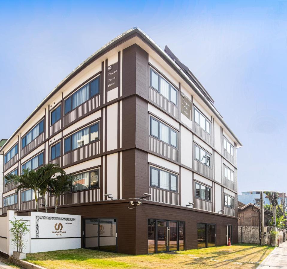 Thapae Twins Hotel Chiang Mai Exterior photo