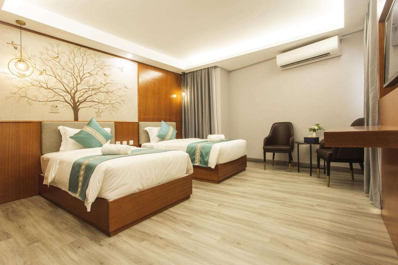 Thapae Twins Hotel Chiang Mai Exterior photo