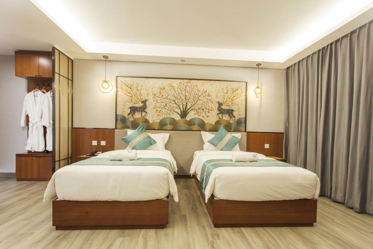 Thapae Twins Hotel Chiang Mai Exterior photo