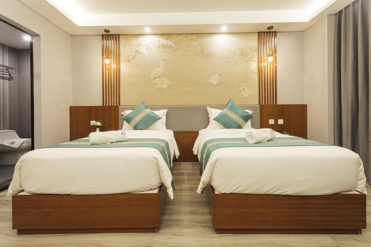 Thapae Twins Hotel Chiang Mai Exterior photo