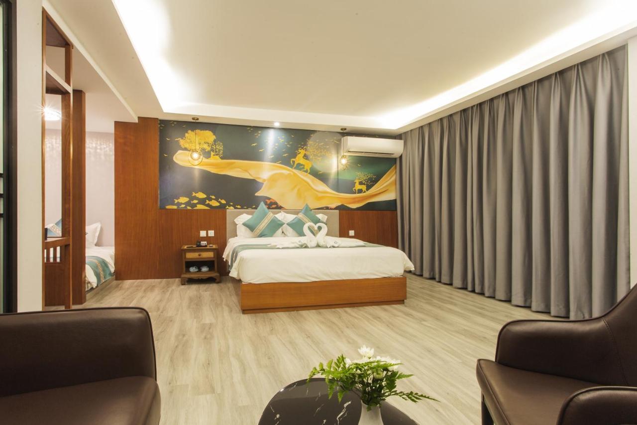Thapae Twins Hotel Chiang Mai Exterior photo