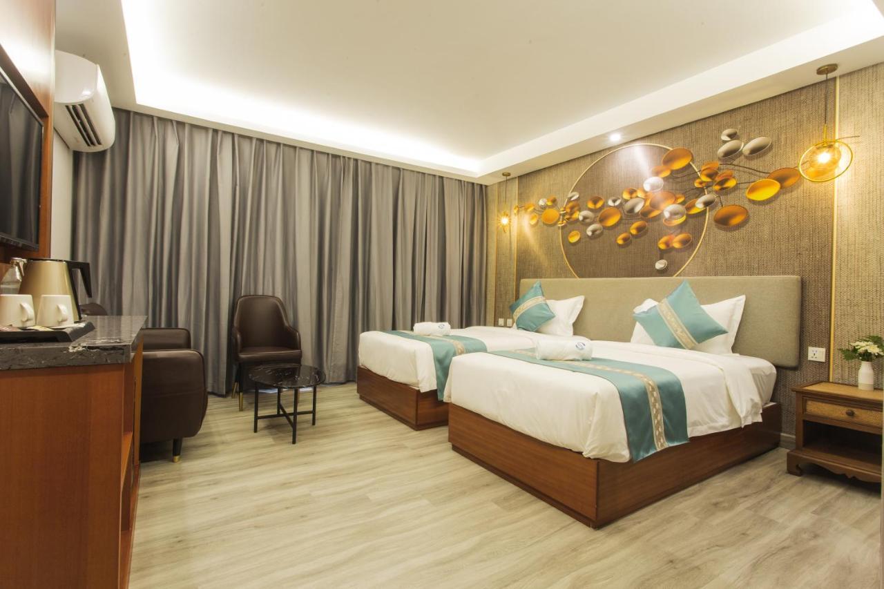 Thapae Twins Hotel Chiang Mai Exterior photo
