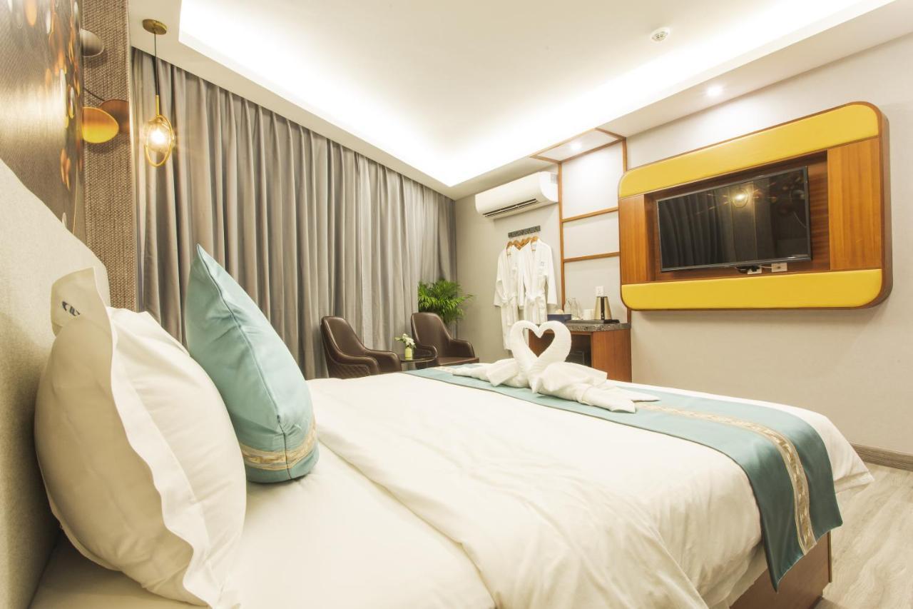 Thapae Twins Hotel Chiang Mai Exterior photo