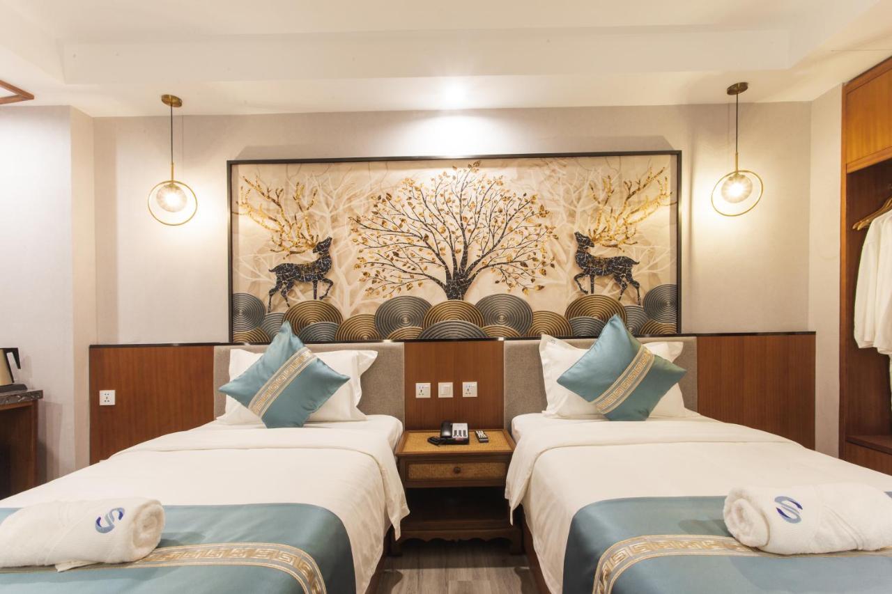 Thapae Twins Hotel Chiang Mai Exterior photo