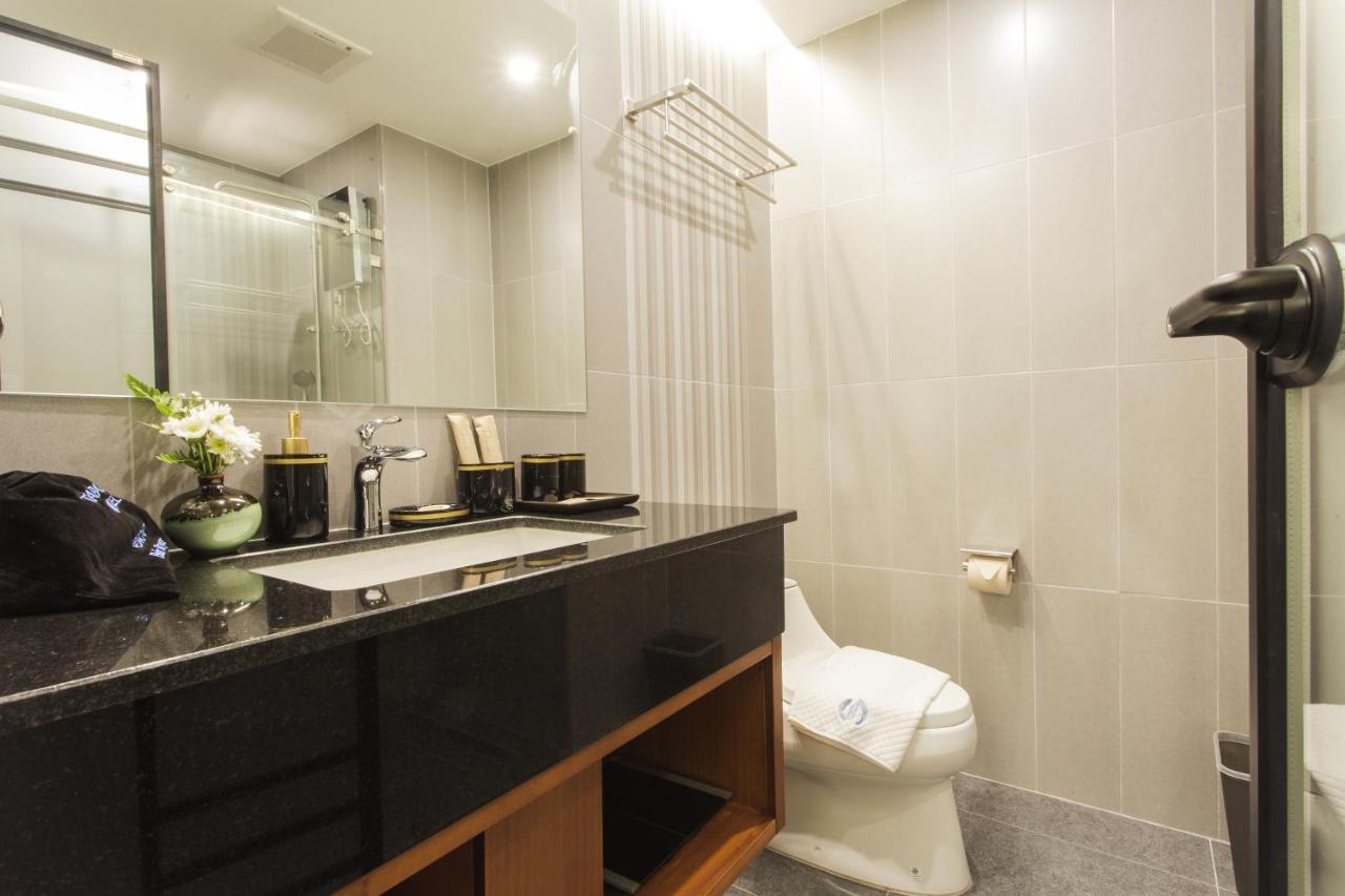 Thapae Twins Hotel Chiang Mai Exterior photo