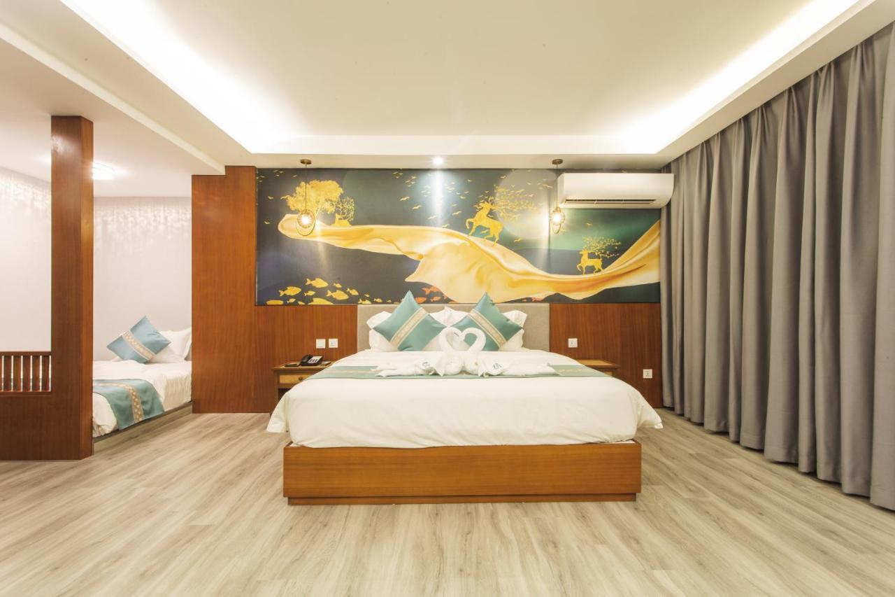Thapae Twins Hotel Chiang Mai Exterior photo
