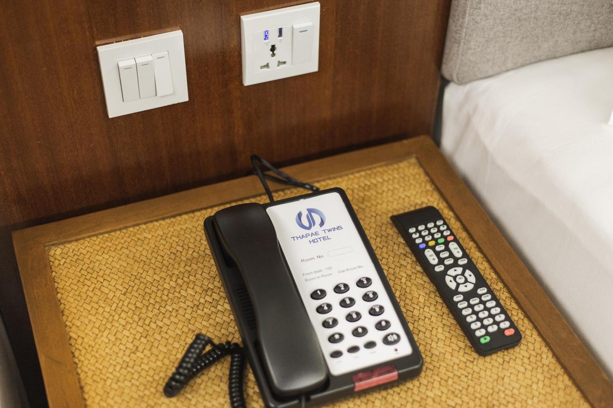 Thapae Twins Hotel Chiang Mai Room photo